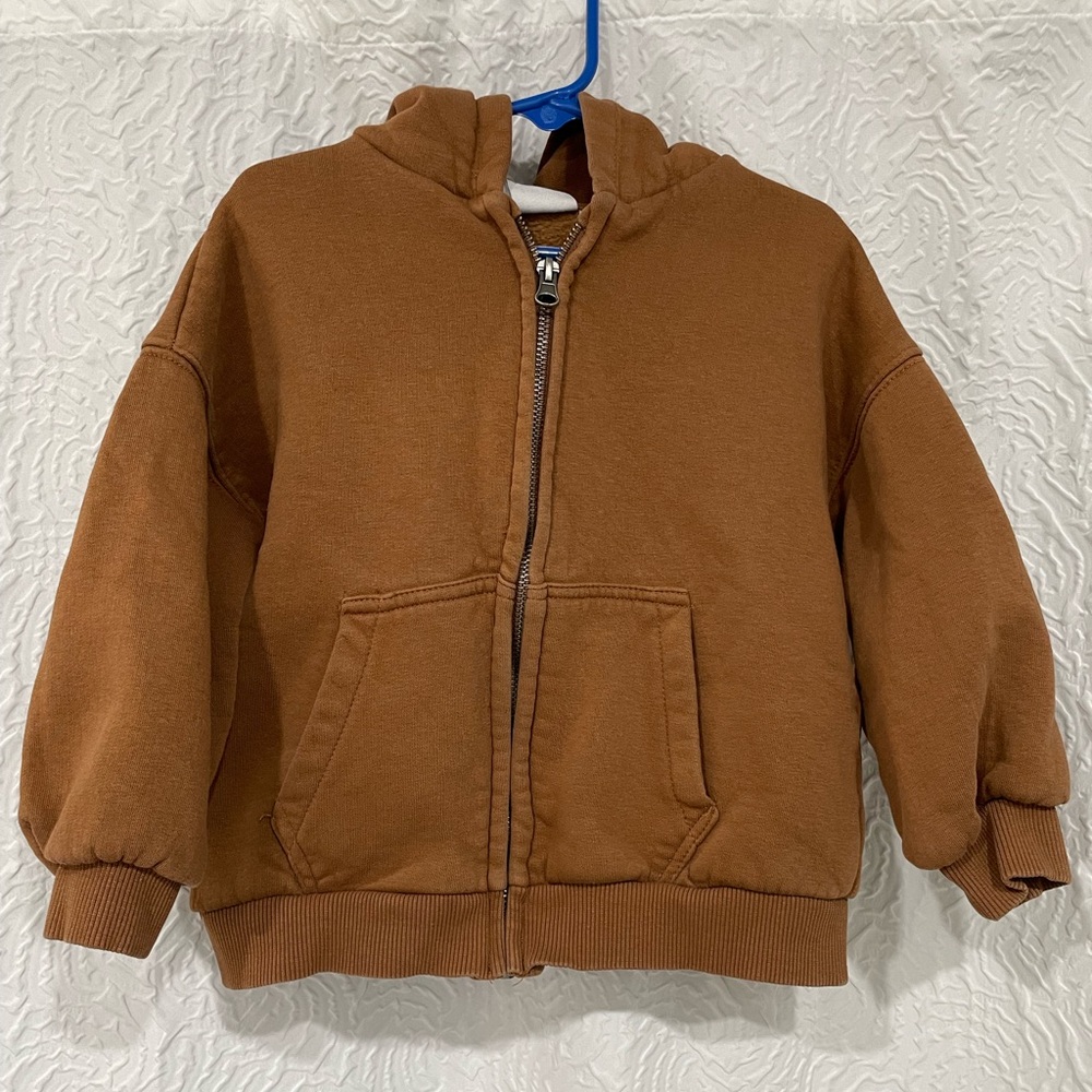 Little boys EUC Zara zip-up hoodie size 4-5
